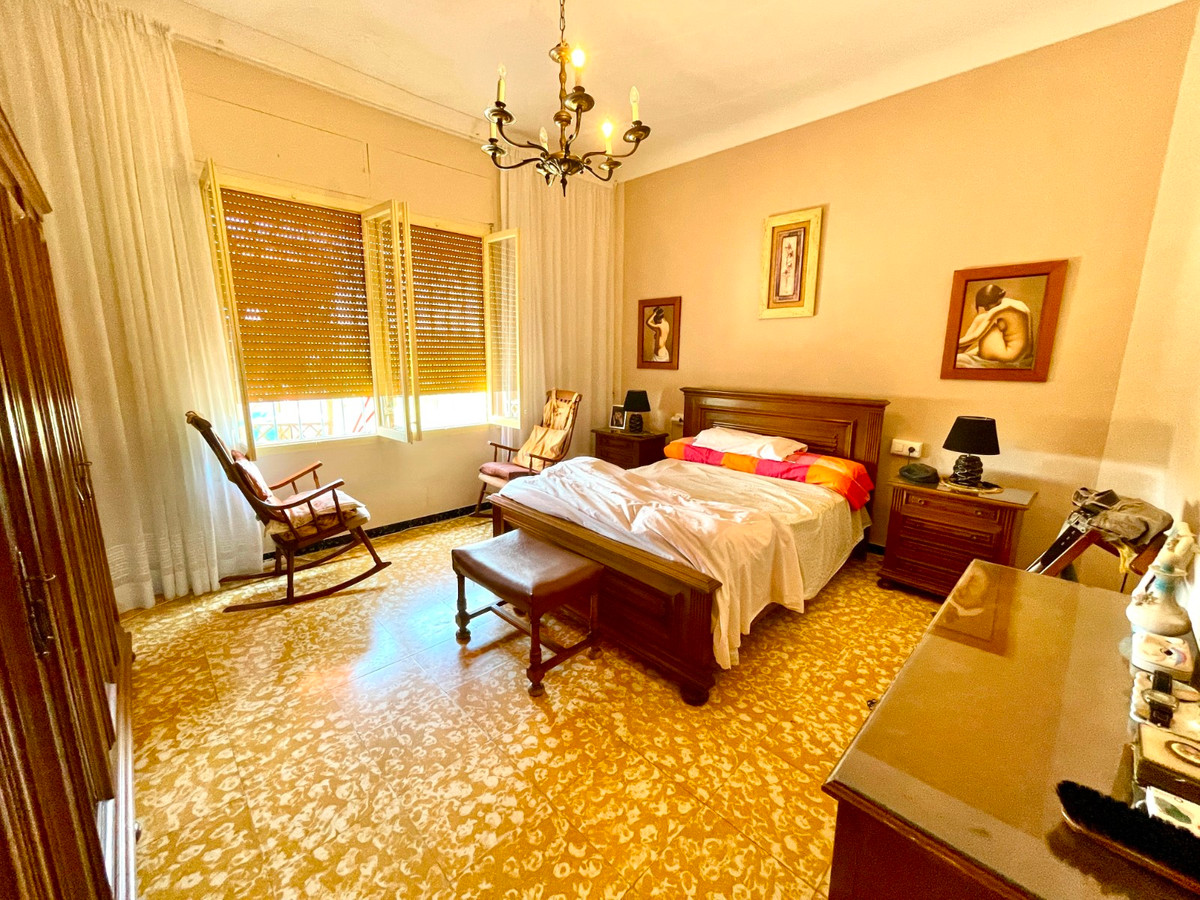 For sale - 4 Bedroom 2 Bathroom House - Townhouse in Almoradi - Almoradi Centro  - Alicante