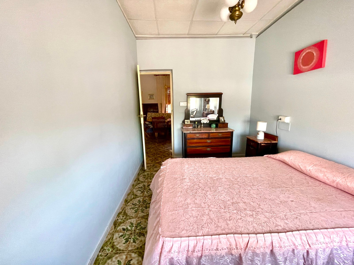 For sale - 4 Bedroom 2 Bathroom House - Townhouse in Almoradi - Almoradi Centro  - Alicante