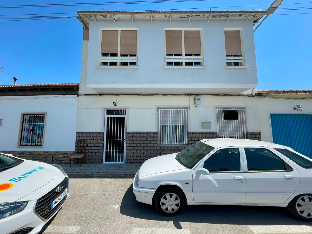 For sale - 4 Bedroom 2 Bathroom House - Townhouse in Almoradi - Almoradi Centro  - Alicante
