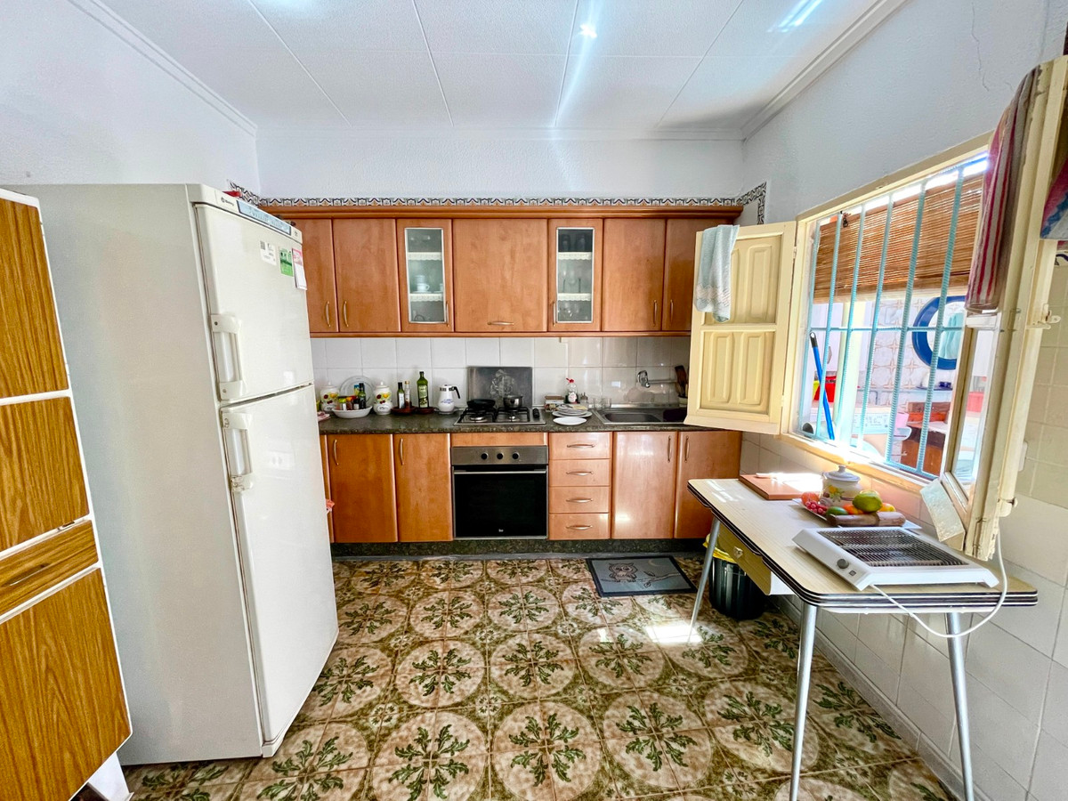 For sale - 4 Bedroom 2 Bathroom House - Townhouse in Almoradi - Almoradi Centro  - Alicante