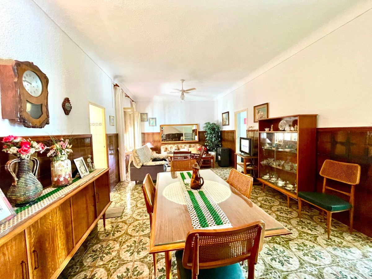 For sale - 4 Bedroom 2 Bathroom House - Townhouse in Almoradi - Almoradi Centro  - Alicante