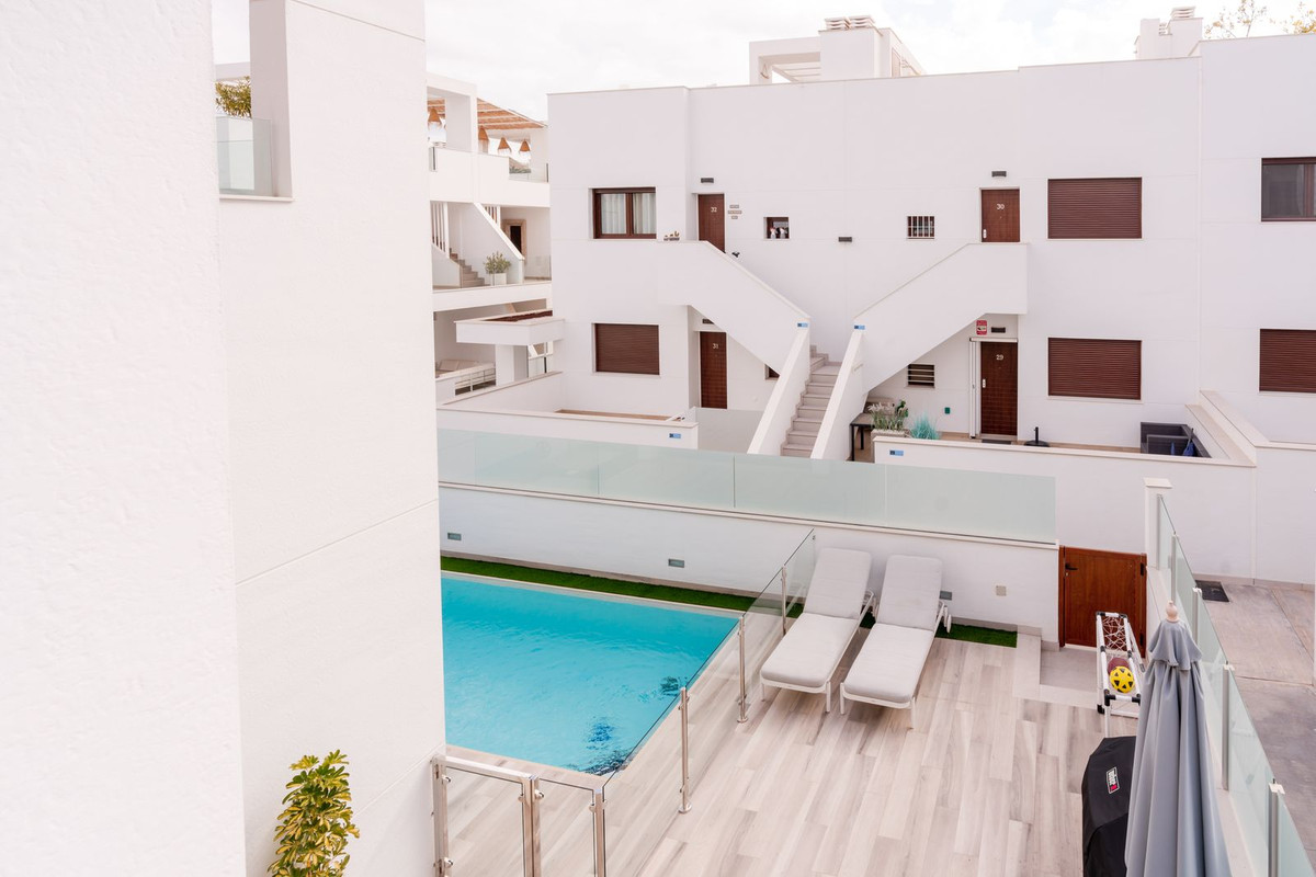 For sale - 4 Bedroom 4 Bathroom House - Detached Villa in Orihuela - Los Balcones  - Alicante