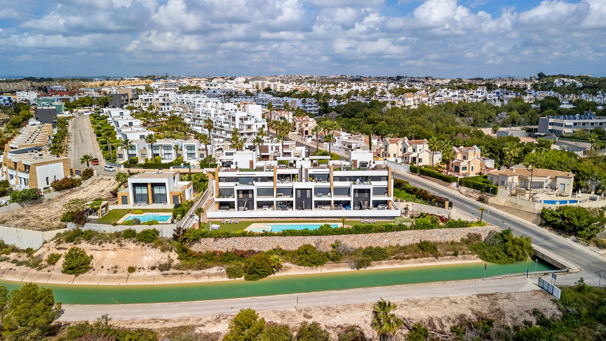 For sale - 2 Bedroom 2 Bathroom Apartment - Ground Floor Apartment in Orihuela - Villamartin  - Alicante