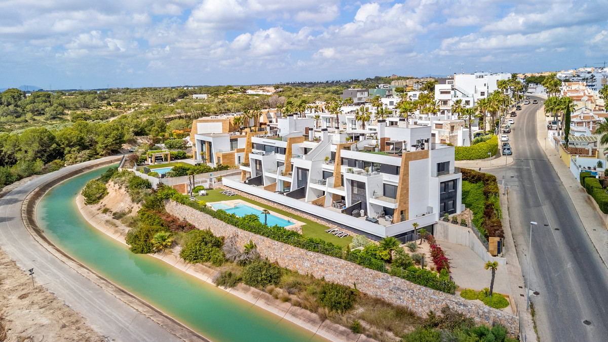 For sale - 2 Bedroom 2 Bathroom Apartment - Ground Floor Apartment in Orihuela - Villamartin  - Alicante