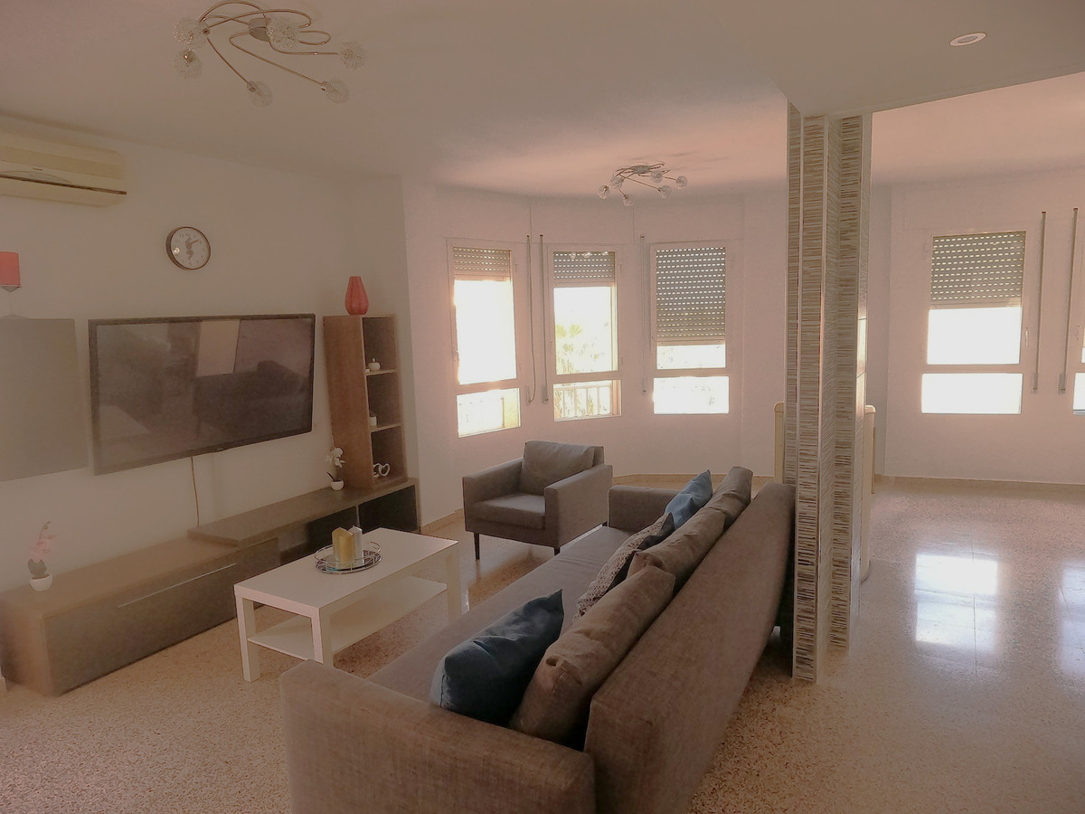 For sale - 2 Bedroom 1 Bathroom Apartment - Top Floor Apartment in Algorfa - Algorfa Centro  - Alicante