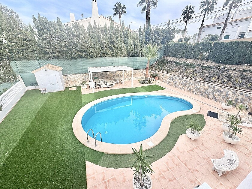 For sale - 4 Bedroom 2 Bathroom House - Detached Villa in Orihuela - Villamartin  - Alicante