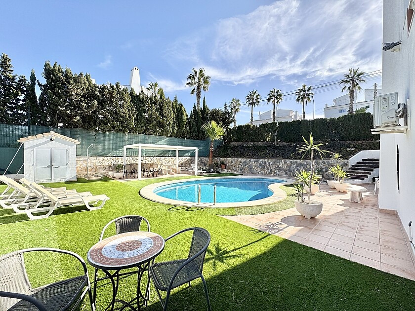 For sale - 4 Bedroom 2 Bathroom House - Detached Villa in Orihuela - Villamartin  - Alicante