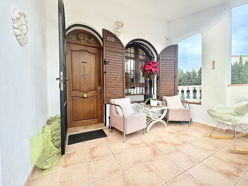 For sale - 4 Bedroom 2 Bathroom House - Detached Villa in Orihuela - Villamartin  - Alicante