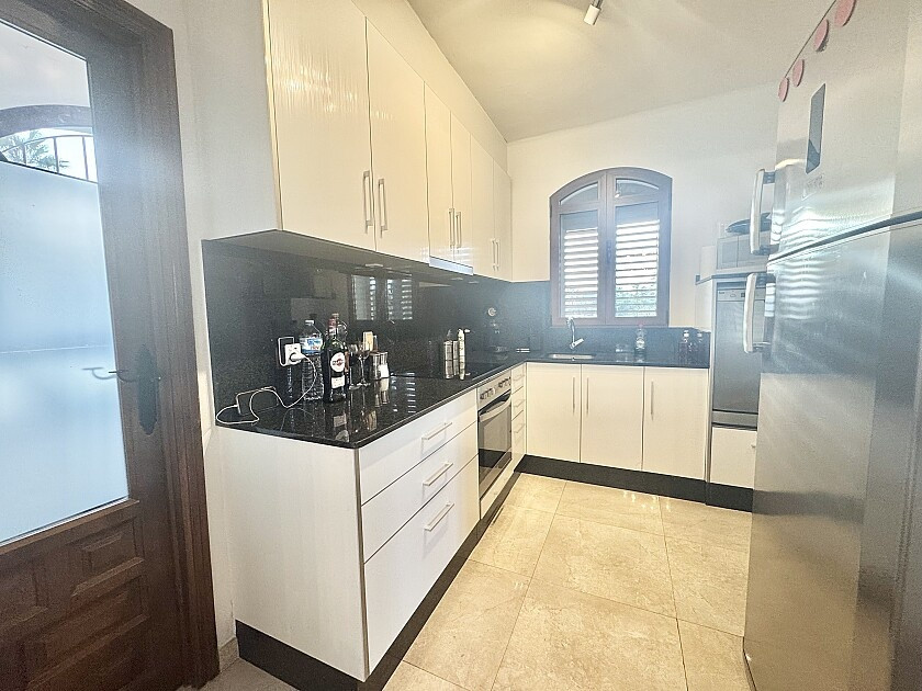 For sale - 4 Bedroom 2 Bathroom House - Detached Villa in Orihuela - Villamartin  - Alicante