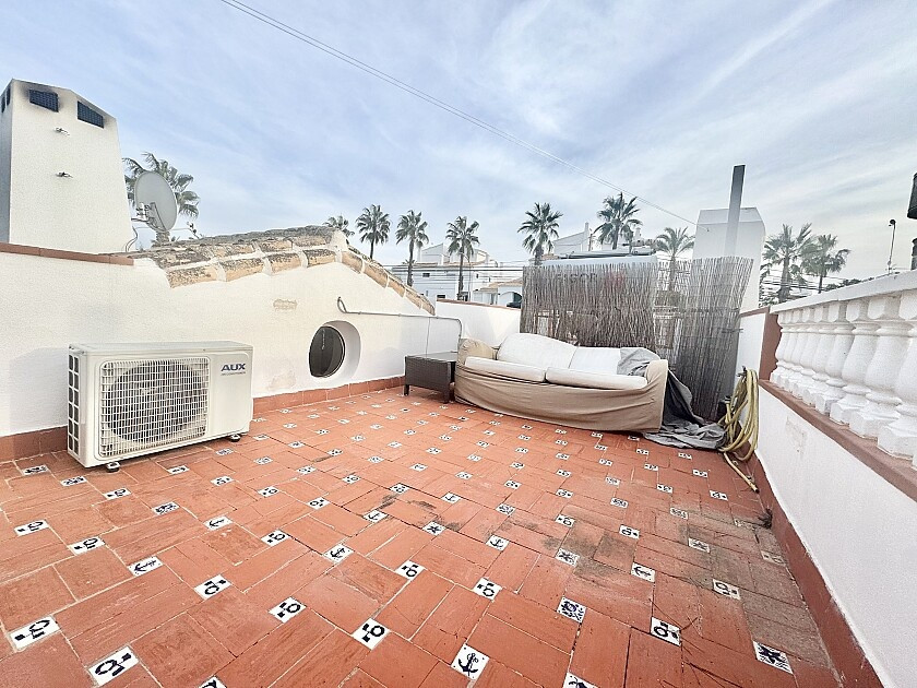 For sale - 4 Bedroom 2 Bathroom House - Detached Villa in Orihuela - Villamartin  - Alicante