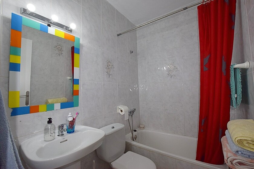 For sale - 6 Bedroom 3 Bathroom House - Detached Villa in Orihuela - Orihuela Costa  - Alicante