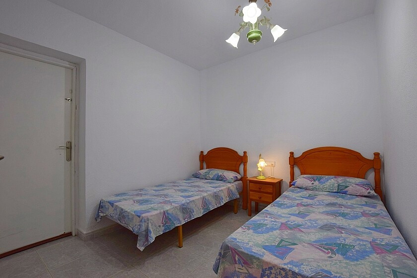 For sale - 6 Bedroom 3 Bathroom House - Detached Villa in Orihuela - Orihuela Costa  - Alicante