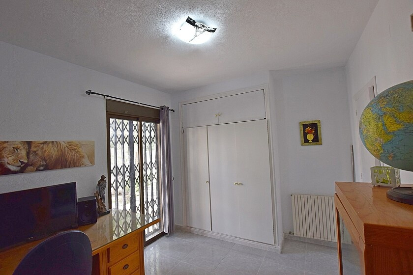 For sale - 6 Bedroom 3 Bathroom House - Detached Villa in Orihuela - Orihuela Costa  - Alicante