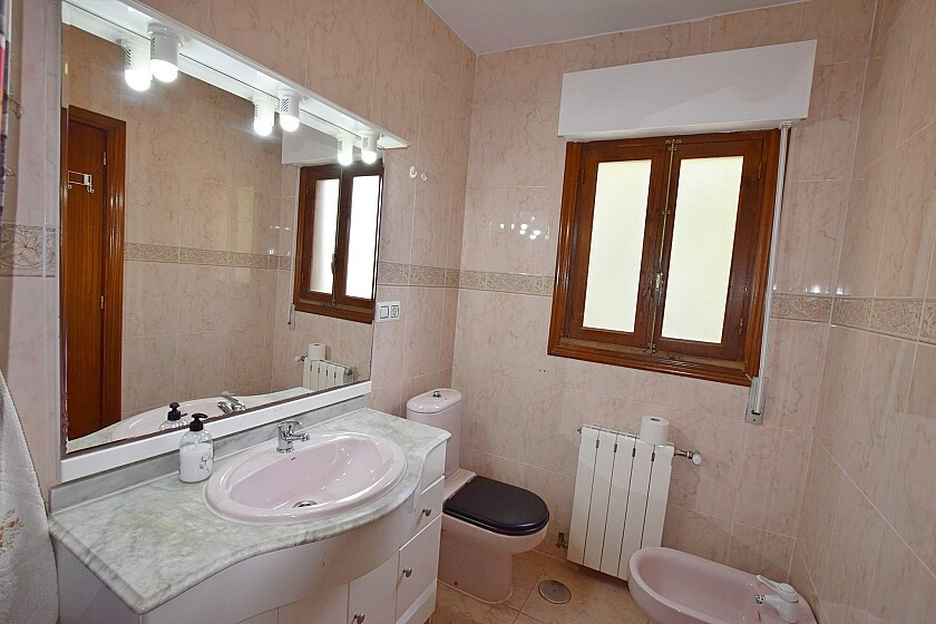 For sale - 6 Bedroom 3 Bathroom House - Detached Villa in Orihuela - Orihuela Costa  - Alicante