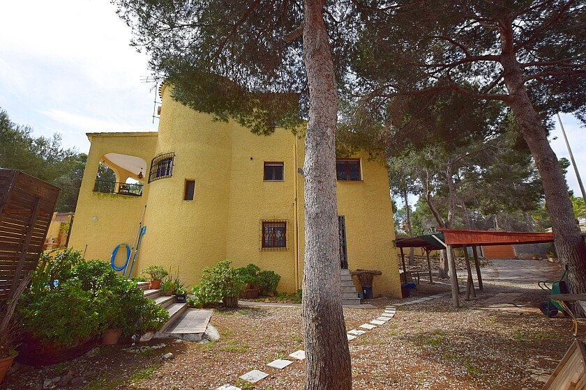 For sale - 6 Bedroom 3 Bathroom House - Detached Villa in Orihuela - Orihuela Costa  - Alicante