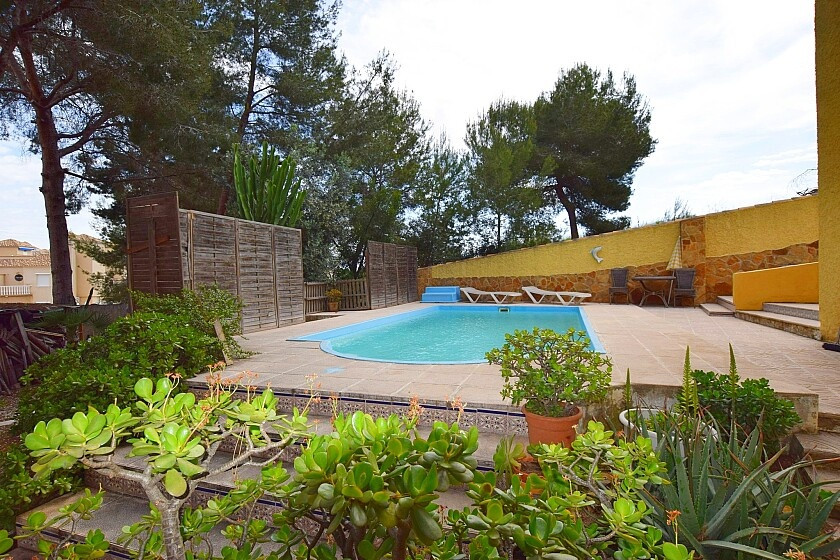 For sale - 6 Bedroom 3 Bathroom House - Detached Villa in Orihuela - Orihuela Costa  - Alicante