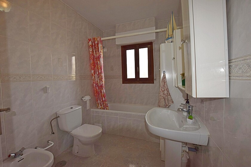 For sale - 6 Bedroom 3 Bathroom House - Detached Villa in Orihuela - Orihuela Costa  - Alicante