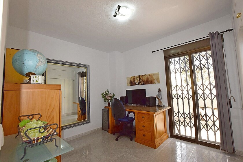 For sale - 6 Bedroom 3 Bathroom House - Detached Villa in Orihuela - Orihuela Costa  - Alicante