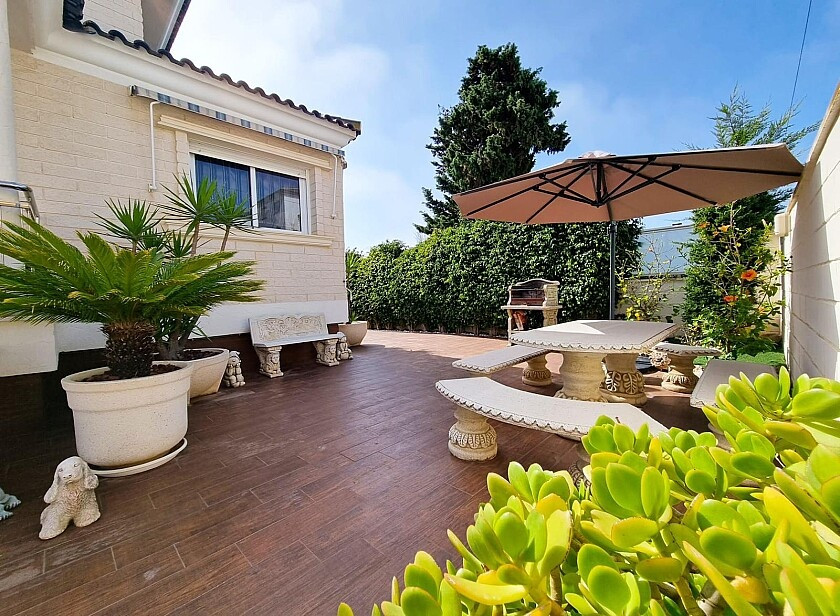 For sale - 5 Bedroom 4 Bathroom House - Detached Villa in Torrevieja - La Mata  - Alicante