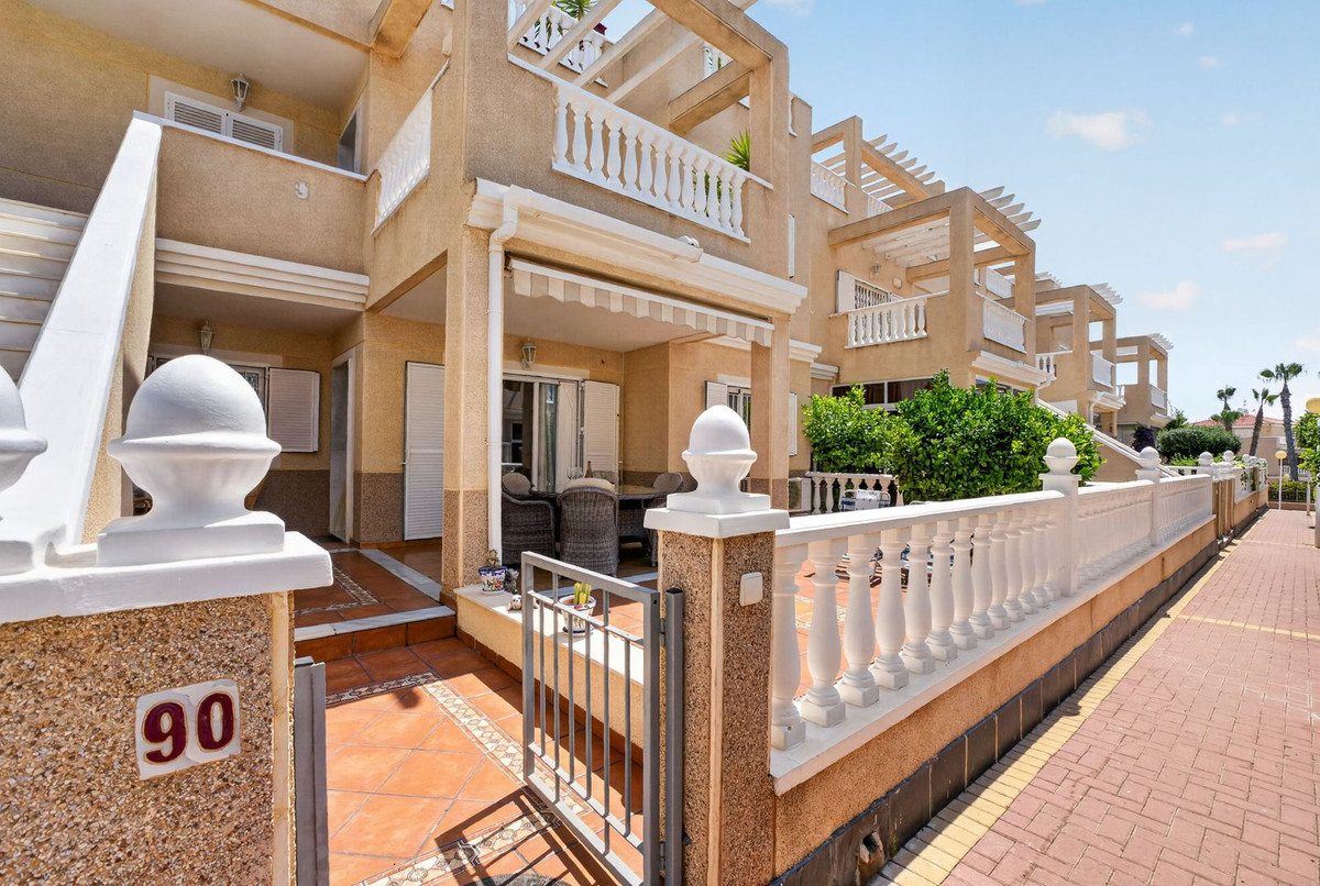 For sale - 2 Bedroom 2 Bathroom Apartment - Ground Floor Apartment in Orihuela - Zeniamar  - Alicante