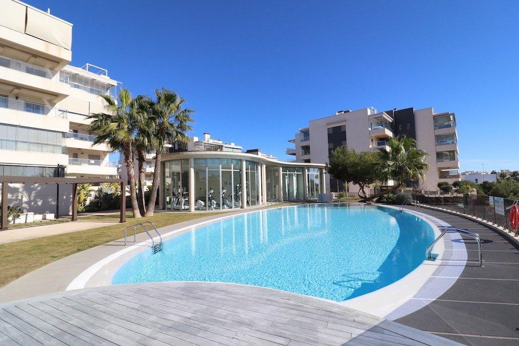 For sale - 3 Bedroom 2 Bathroom Apartment - Middle Floor Apartment in Orihuela - Villamartin  - Alicante