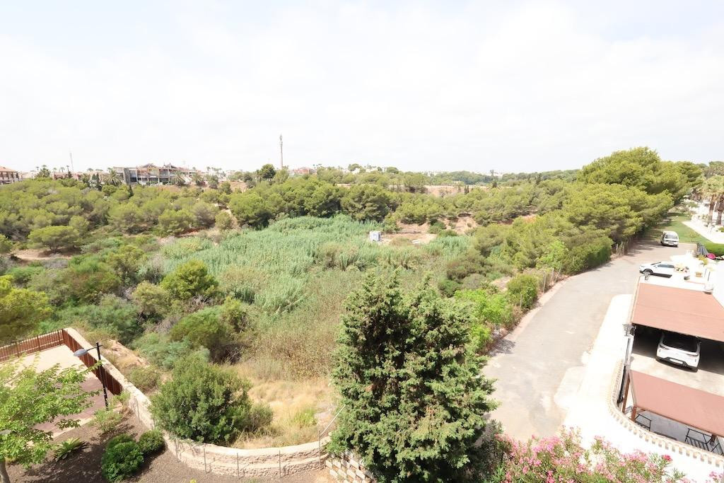 For sale - 3 Bedroom 2 Bathroom Apartment - Middle Floor Apartment in Orihuela - Villamartin  - Alicante