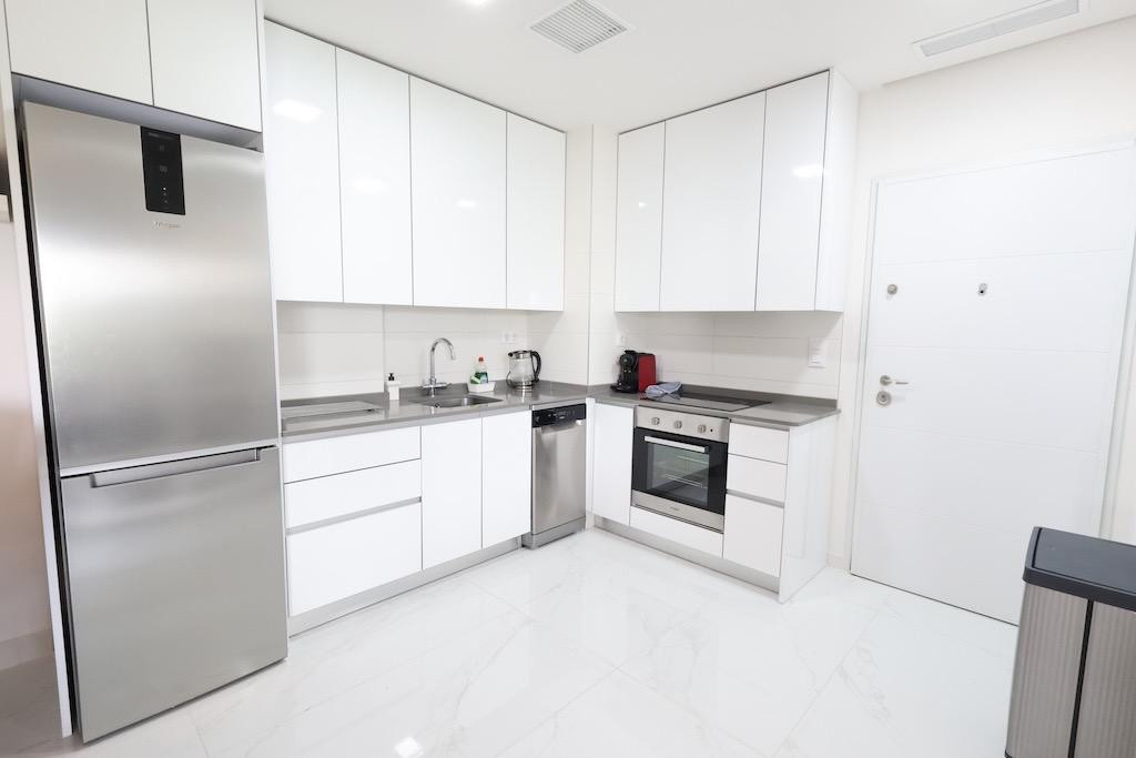 For sale - 3 Bedroom 2 Bathroom Apartment - Middle Floor Apartment in Orihuela - Villamartin  - Alicante