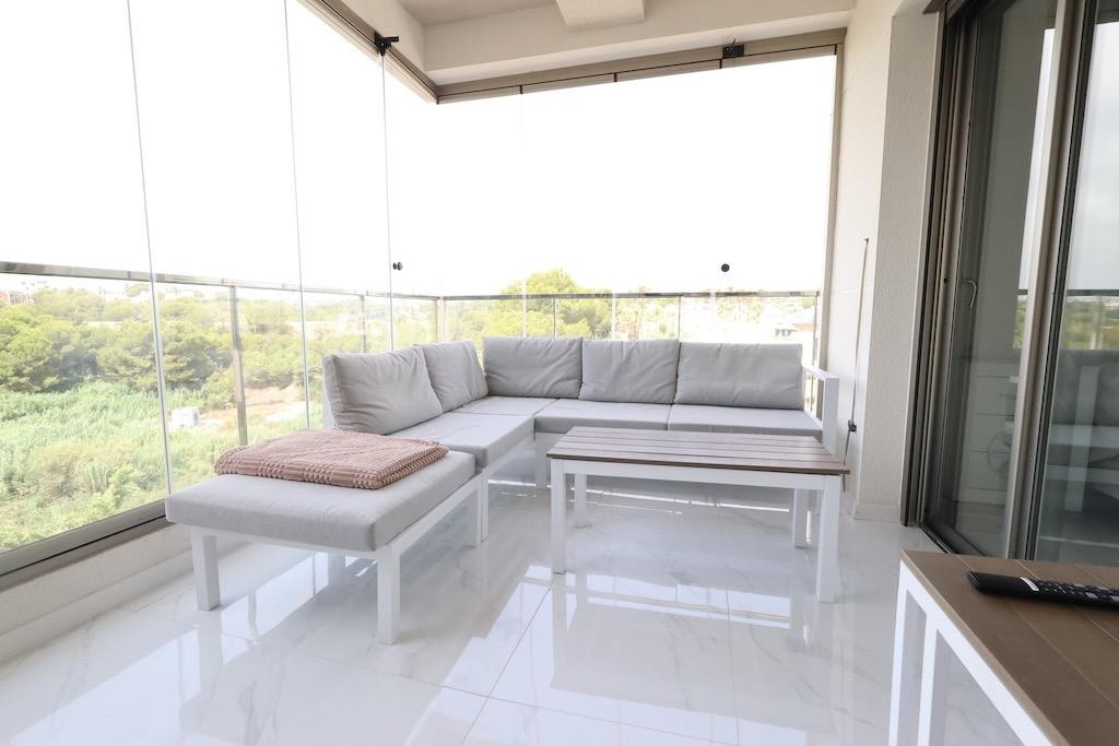 For sale - 3 Bedroom 2 Bathroom Apartment - Middle Floor Apartment in Orihuela - Villamartin  - Alicante