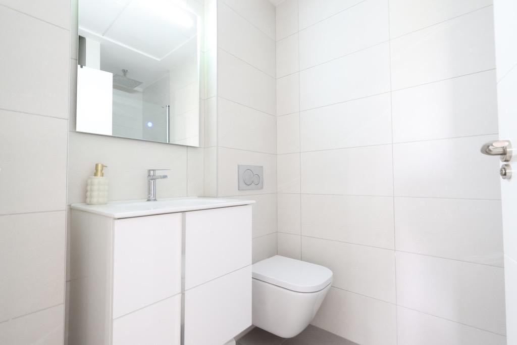 For sale - 3 Bedroom 2 Bathroom Apartment - Middle Floor Apartment in Orihuela - Villamartin  - Alicante