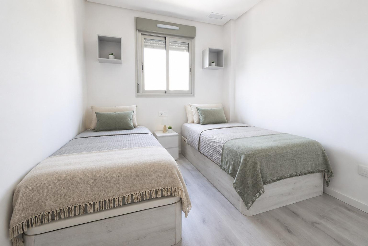 For sale - 3 Bedroom 2 Bathroom Apartment - Middle Floor Apartment in Orihuela - Villamartin  - Alicante