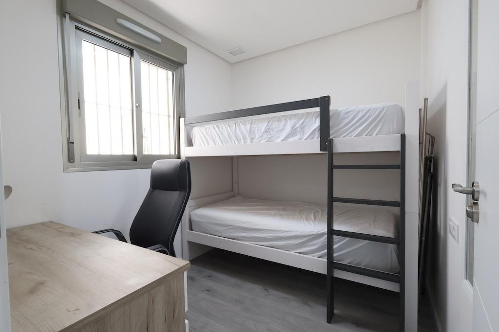 For sale - 3 Bedroom 2 Bathroom Apartment - Middle Floor Apartment in Orihuela - Villamartin  - Alicante