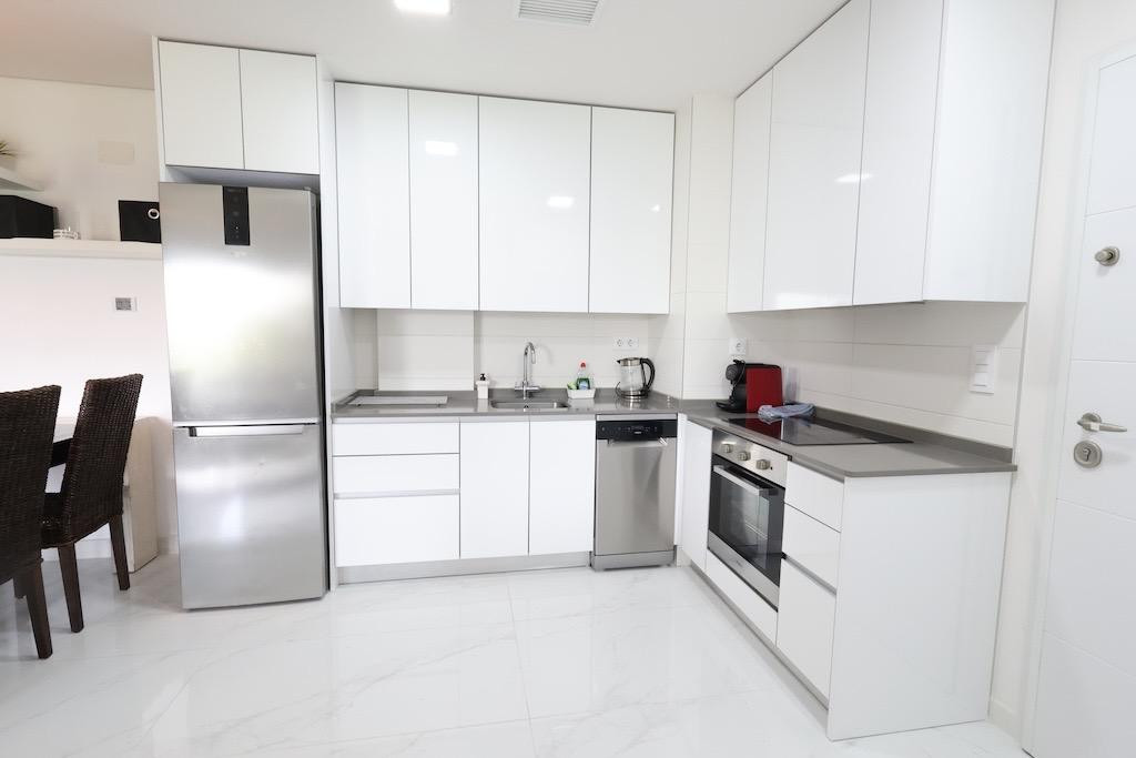For sale - 3 Bedroom 2 Bathroom Apartment - Middle Floor Apartment in Orihuela - Villamartin  - Alicante