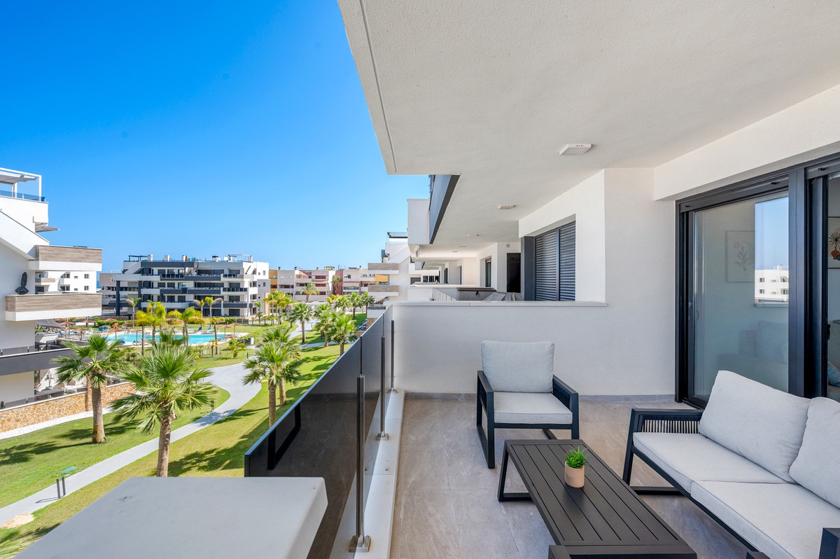 For sale - 2 Bedroom 2 Bathroom Apartment - Middle Floor Apartment in Orihuela - Playa Flamenca  - Alicante