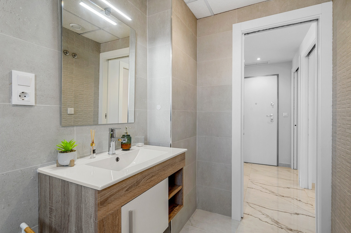 For sale - 2 Bedroom 2 Bathroom Apartment - Middle Floor Apartment in Orihuela - Playa Flamenca  - Alicante