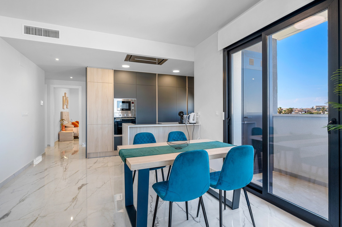 For sale - 2 Bedroom 2 Bathroom Apartment - Middle Floor Apartment in Orihuela - Playa Flamenca  - Alicante