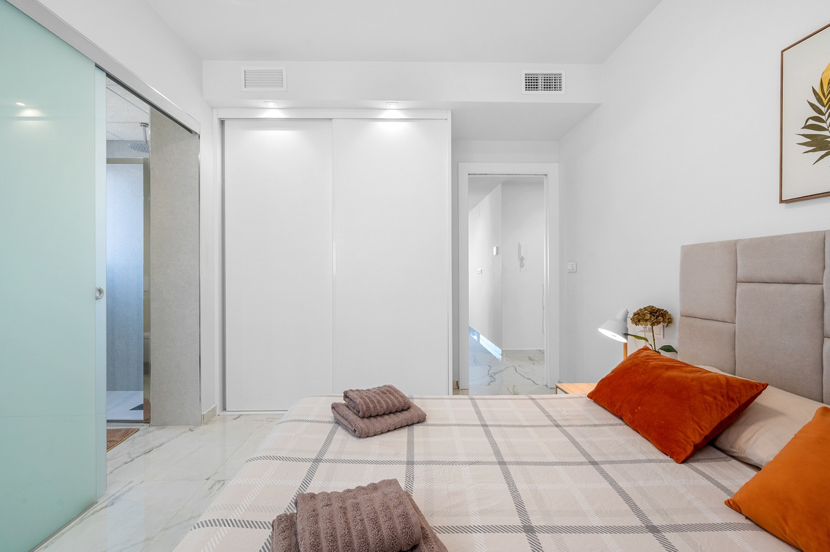 For sale - 2 Bedroom 2 Bathroom Apartment - Middle Floor Apartment in Orihuela - Playa Flamenca  - Alicante