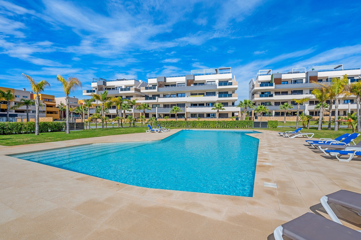For sale - 2 Bedroom 2 Bathroom Apartment - Middle Floor Apartment in Orihuela - Playa Flamenca  - Alicante