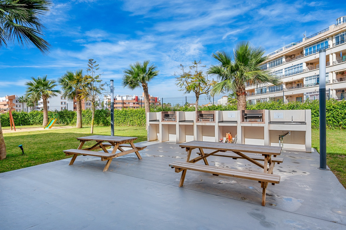 For sale - 2 Bedroom 2 Bathroom Apartment - Middle Floor Apartment in Orihuela - Playa Flamenca  - Alicante