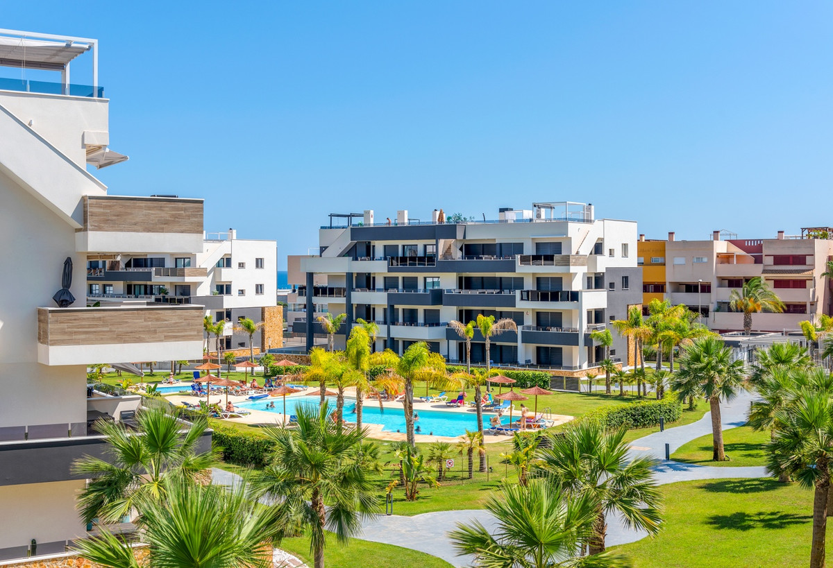 For sale - 2 Bedroom 2 Bathroom Apartment - Middle Floor Apartment in Orihuela - Playa Flamenca  - Alicante