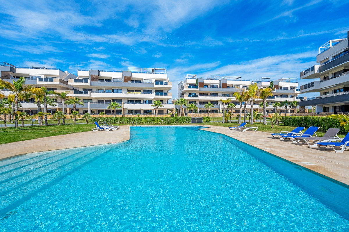 For sale - 2 Bedroom 2 Bathroom Apartment - Middle Floor Apartment in Orihuela - Playa Flamenca  - Alicante