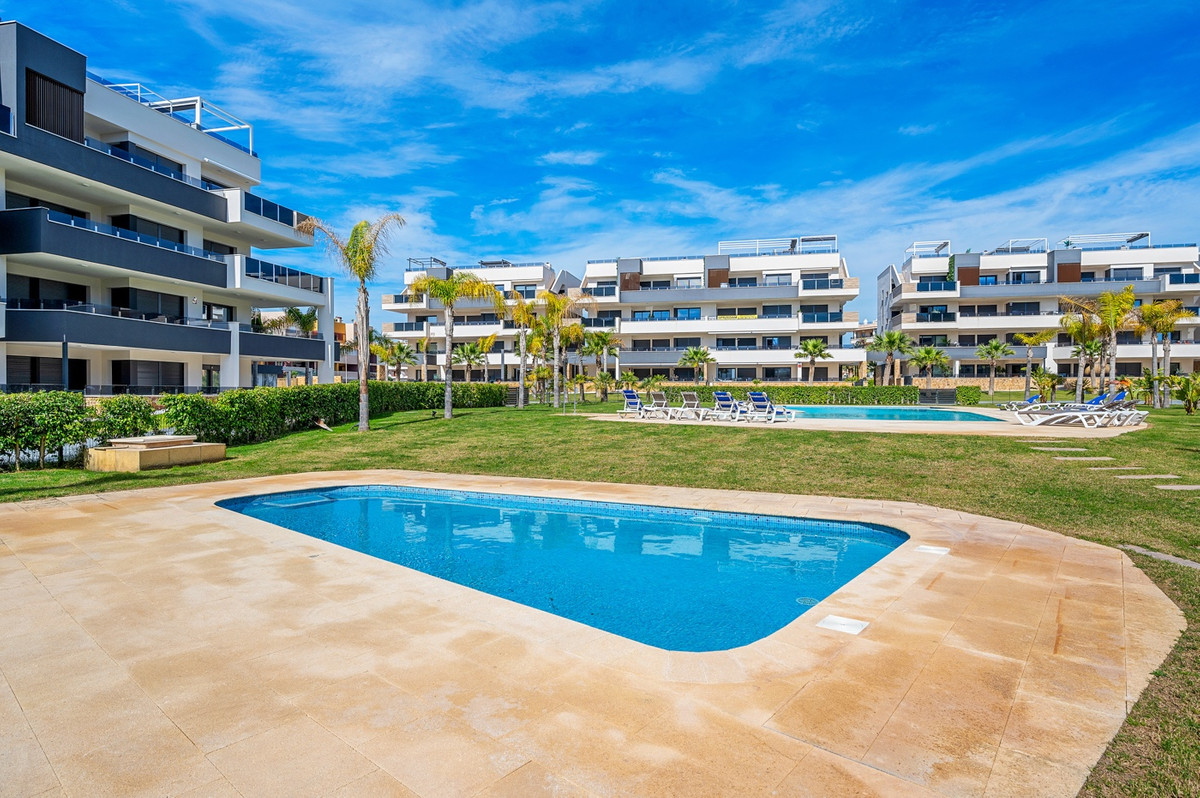 For sale - 2 Bedroom 2 Bathroom Apartment - Middle Floor Apartment in Orihuela - Playa Flamenca  - Alicante