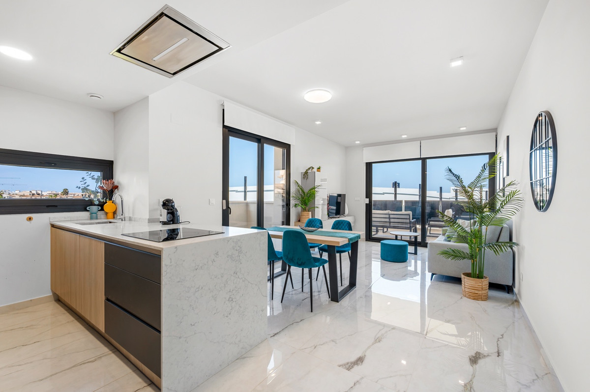 For sale - 2 Bedroom 2 Bathroom Apartment - Middle Floor Apartment in Orihuela - Playa Flamenca  - Alicante