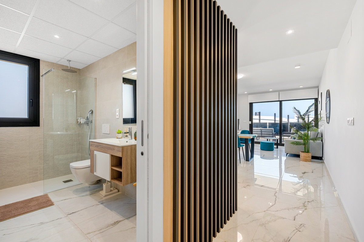 For sale - 2 Bedroom 2 Bathroom Apartment - Middle Floor Apartment in Orihuela - Playa Flamenca  - Alicante