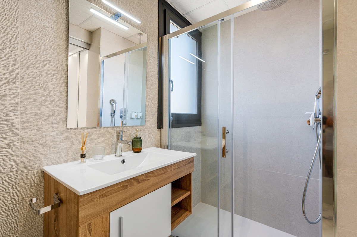 For sale - 2 Bedroom 2 Bathroom Apartment - Middle Floor Apartment in Orihuela - Playa Flamenca  - Alicante