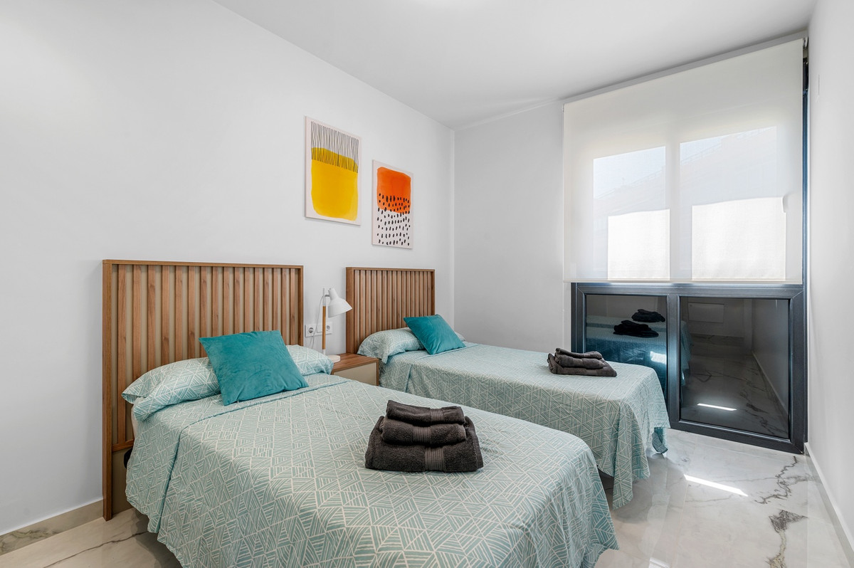 For sale - 2 Bedroom 2 Bathroom Apartment - Middle Floor Apartment in Orihuela - Playa Flamenca  - Alicante