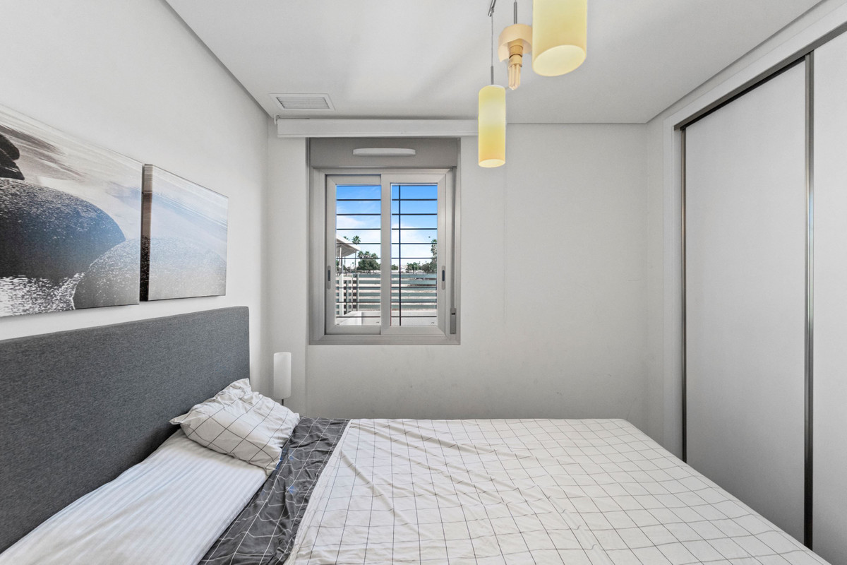 For sale - 2 Bedroom 2 Bathroom Apartment - Middle Floor Apartment in Torrevieja - Aguas Nuevas  - Alicante