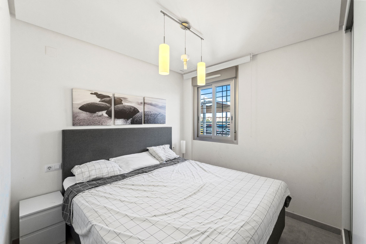 For sale - 2 Bedroom 2 Bathroom Apartment - Middle Floor Apartment in Torrevieja - Aguas Nuevas  - Alicante