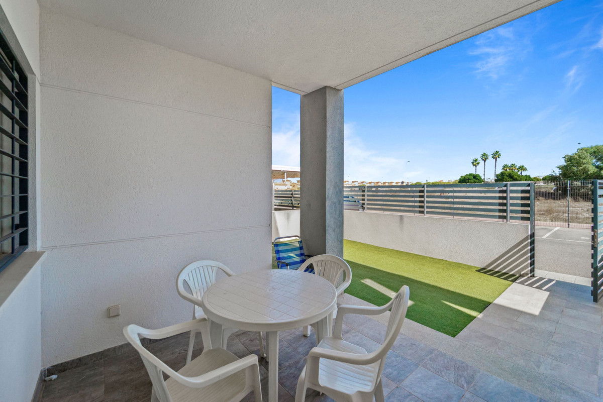For sale - 2 Bedroom 2 Bathroom Apartment - Middle Floor Apartment in Torrevieja - Aguas Nuevas  - Alicante