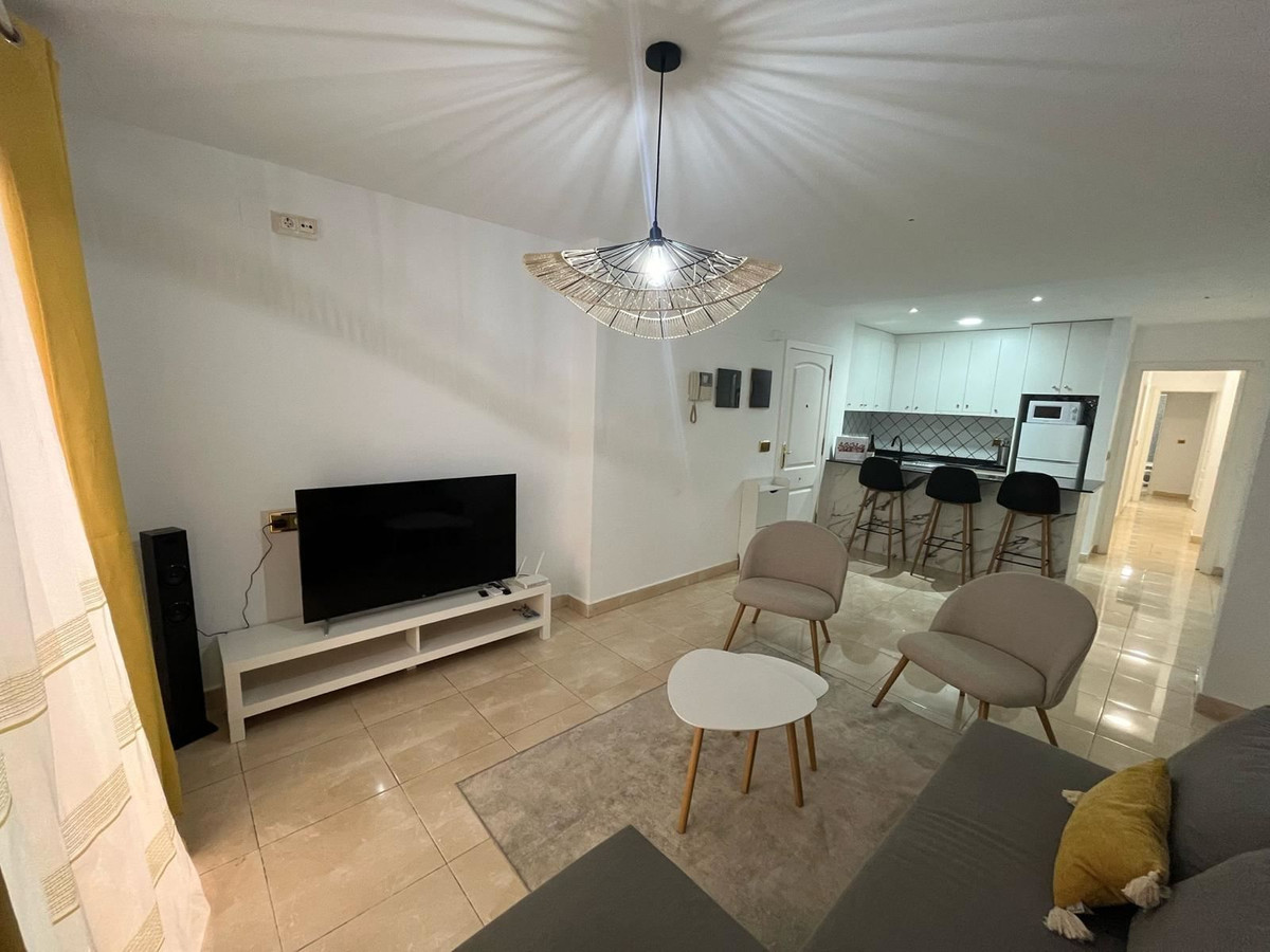 For sale - 2 Bedroom 2 Bathroom Apartment - Middle Floor Apartment in Torrevieja - Torrevieja Centro  - Alicante