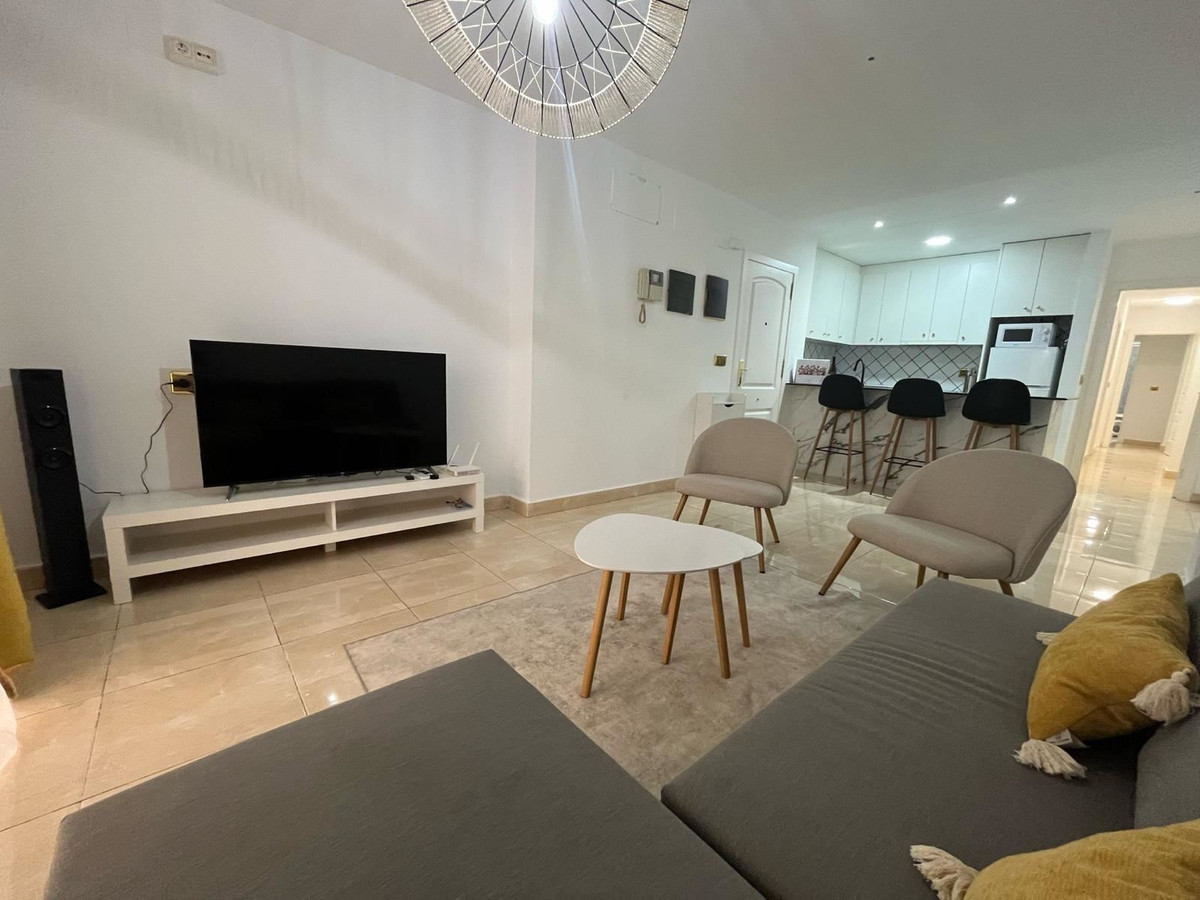 For sale - 2 Bedroom 2 Bathroom Apartment - Middle Floor Apartment in Torrevieja - Torrevieja Centro  - Alicante